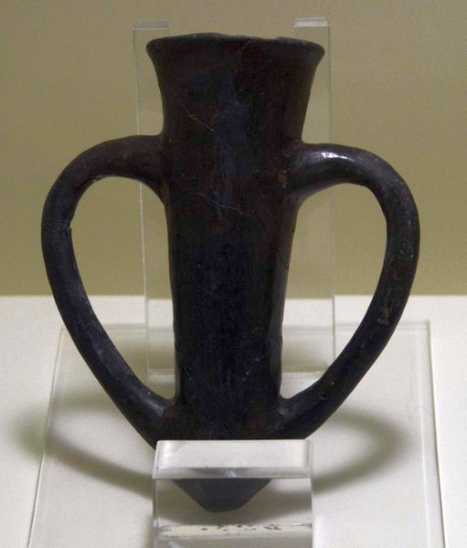Alacahöyük, Two-handed cup