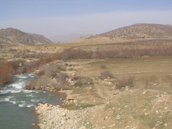 Zagros, Fertile plain north of Nihavand