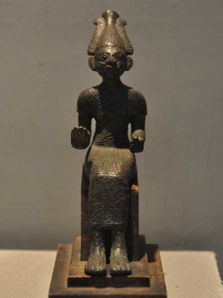 Ugarit, Statuette of a seated god