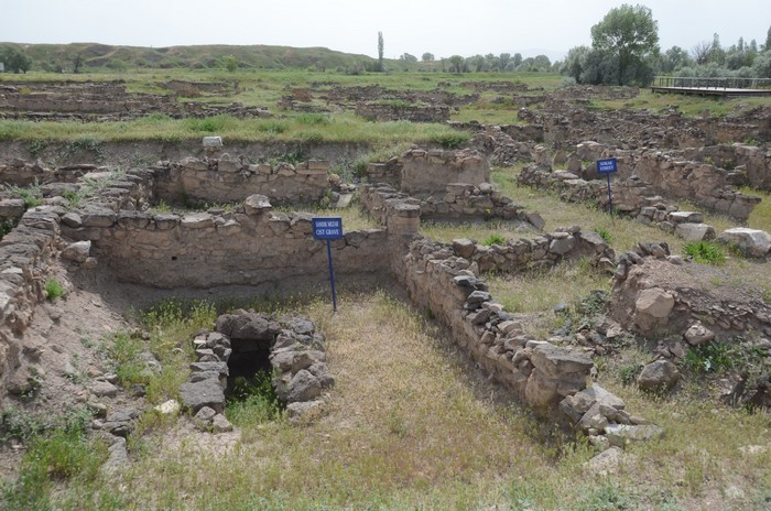 Kanesh, Karum, Cist grave