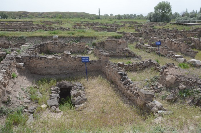 Kanesh, Karum, Cist grave