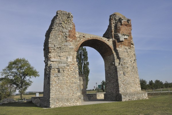 Carnuntum, Heidentor (1)