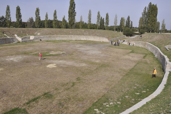 Carnuntum, Civil Amphitheater (1)