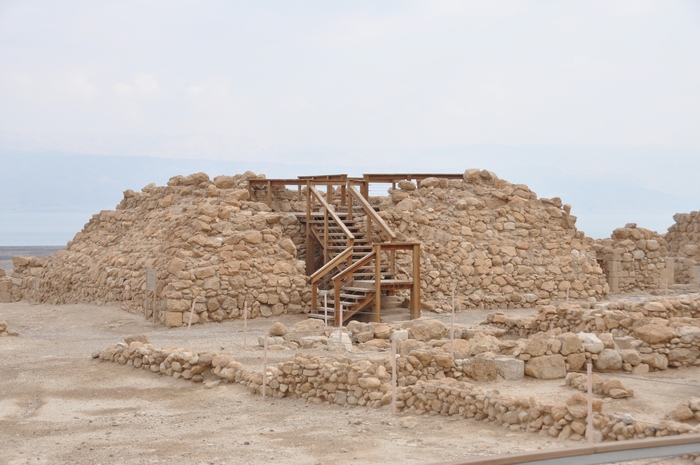 Qumran, Tower
