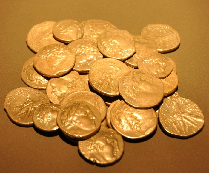 Qumran, Coins