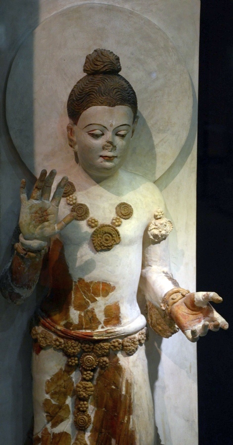 Fayaz Tepe, Standing Buddha