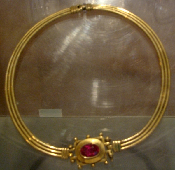 Fayaz Tepe, Necklace