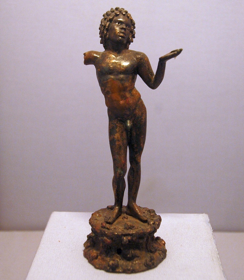 Reims, Statuette of a black person