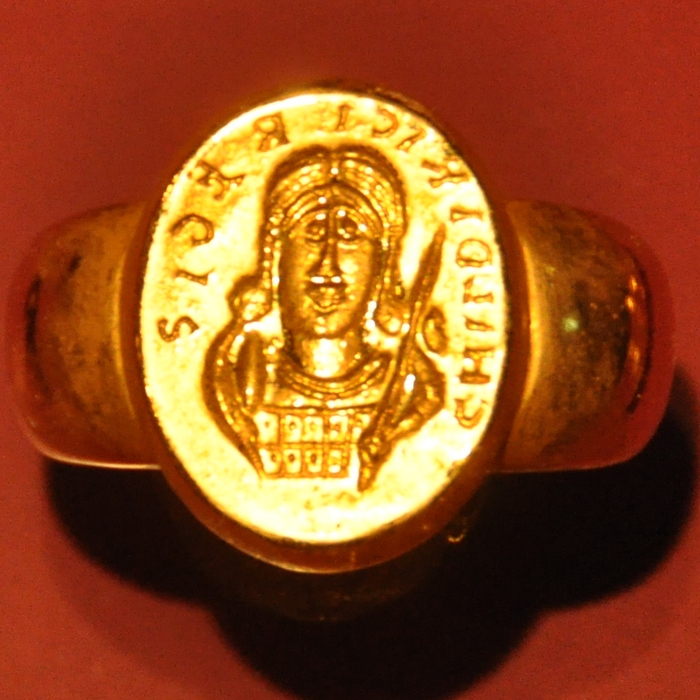 Tournai, Treasure of Childeric, Ring