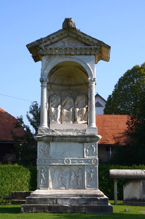 Šempeter, Mausoleum of the Spectatii (1)