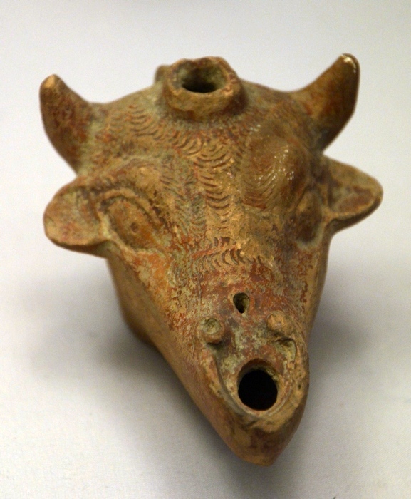 Strasbourg, Oil lamp in the shape of a cow's head