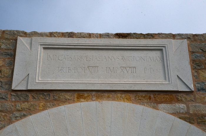 Burnum, Amphitheater, Inscription