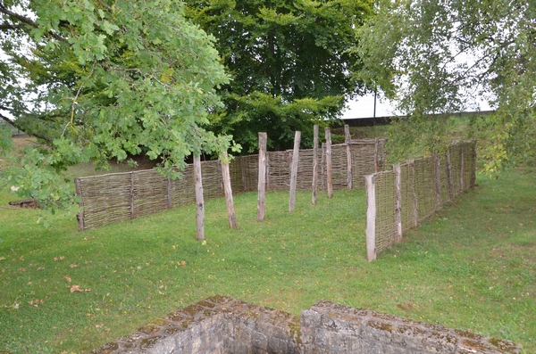 Titelberg, Farm wall