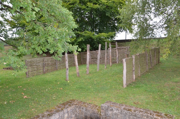 Titelberg, Farm wall