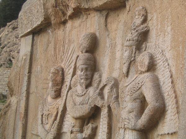 Taq-e Bostan, Investiture relief of Shapur II (angle)