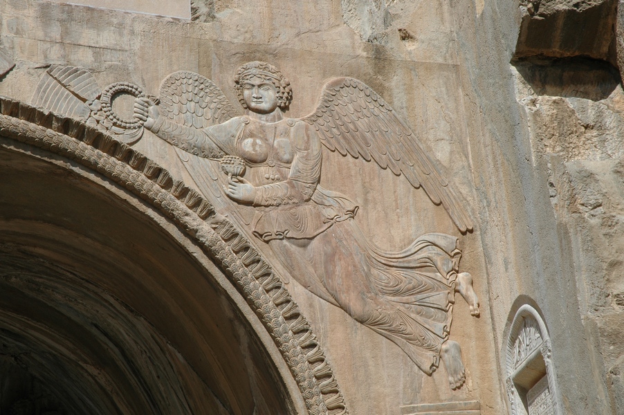 Taq-e Bostan, Large cave, Victoria R