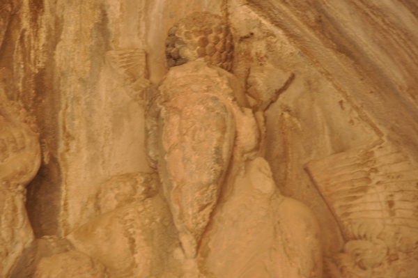 Taq-e Bostan, Large cave, Ahuramazda