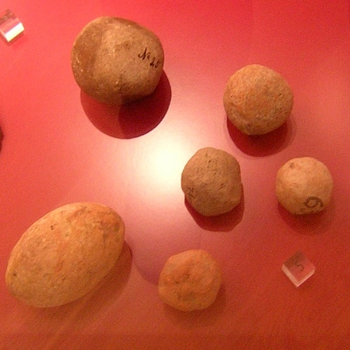 Valkenburg, Catapult stones