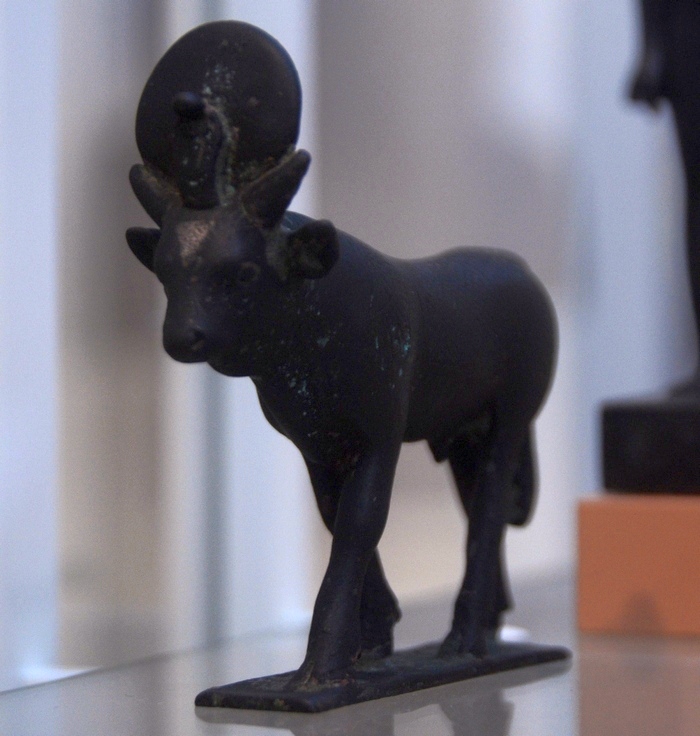 Memphis, statuette of an Apis bull