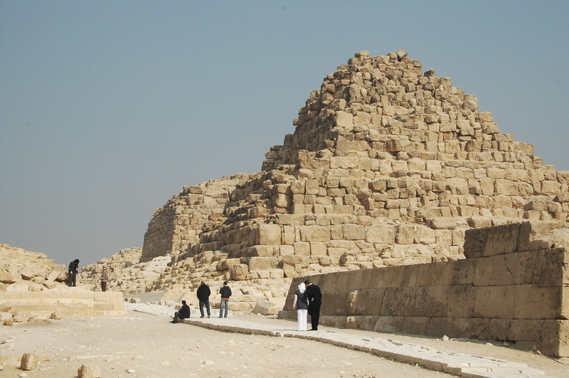 Giza, Pyramid of Khufu, Queens' Pyramids