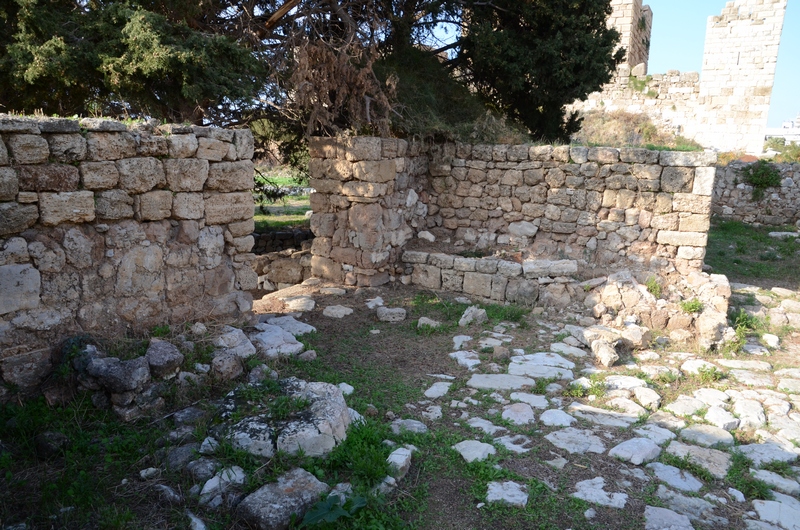 Byblos, L-shaped temple, Artisans' quarter