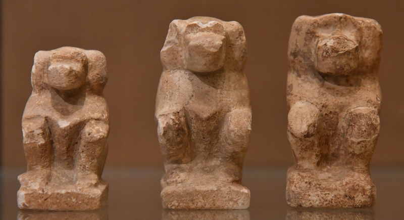 Byblos, Statuettes of baboons