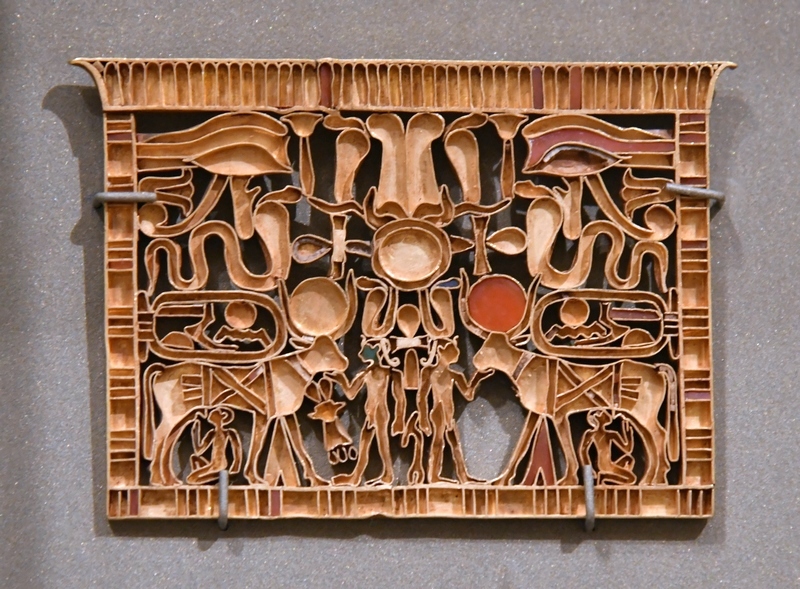 Byblos, Royal Tombs, Pectoral - Livius