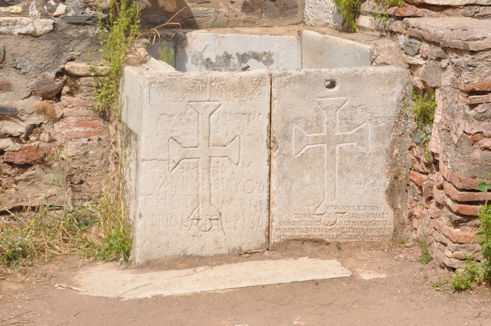 Sardes, Byzantine shops, Fountain