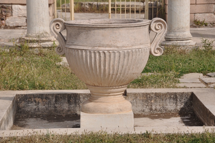 Sardes, Synagogue, Water basin