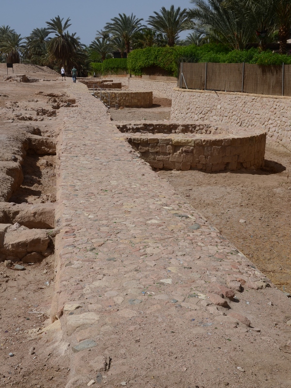 Akaba, Umayyad fort, Wall