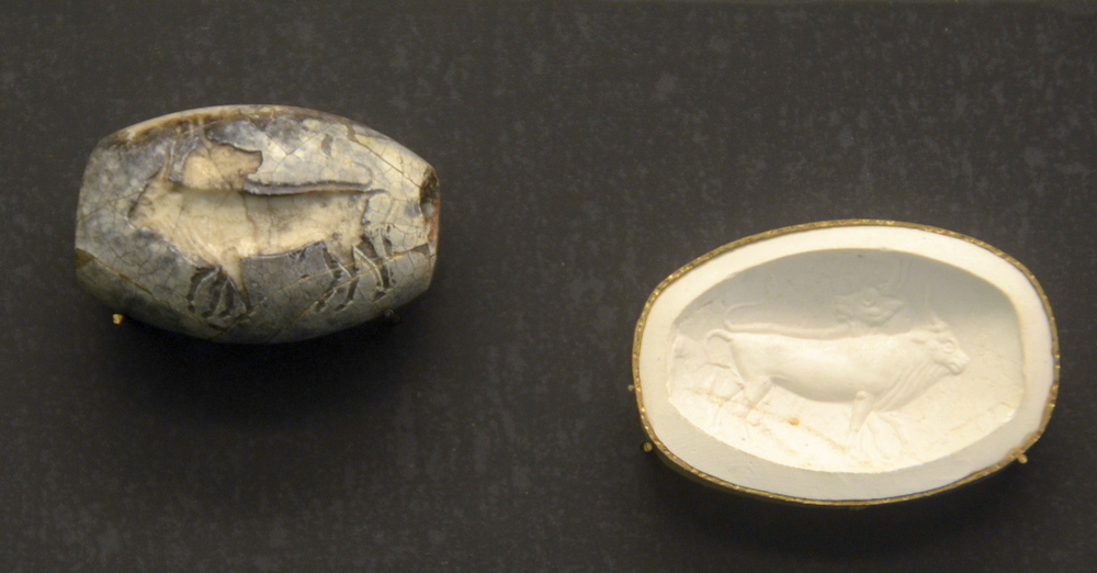 Cretan seal stone with a bull