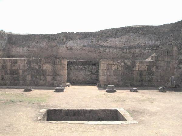 Carmona, Tomb of Servilia, court