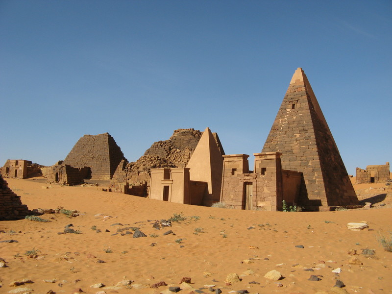 Meroe, Northern Pyramids (4)