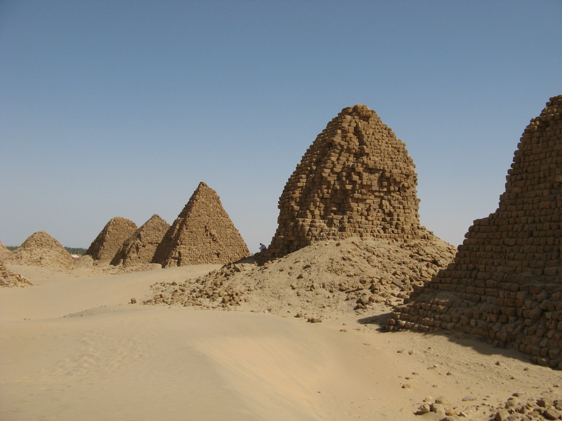 Nuri, Pyramids