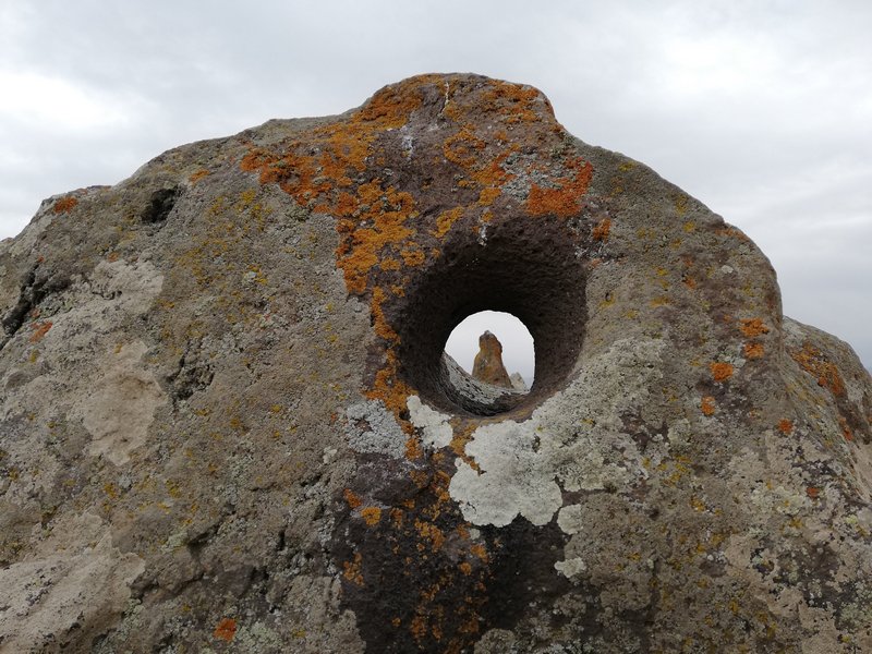 Karahunj, Megalith with hole (1)