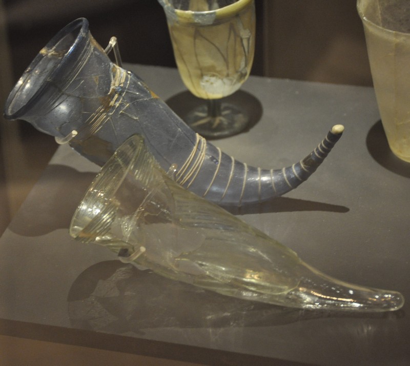 Byzantine glass drinking horns from an Avar tomb