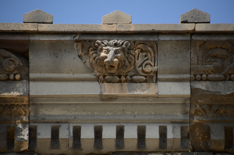 Garni, Roman-style monument, Sima