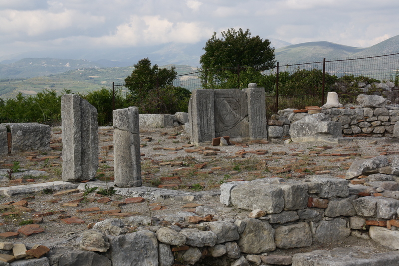 Byllis, Basilica A, Parapet