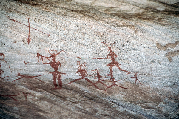 Wadi Awis, Warriors and musicians