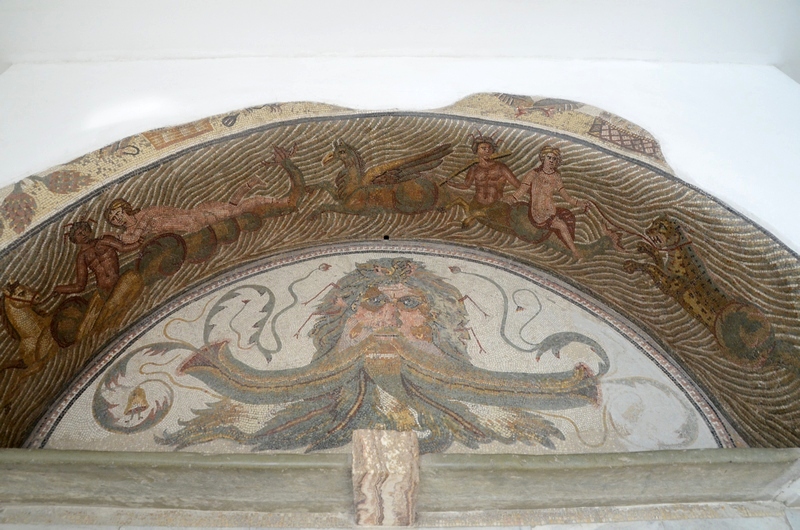 Thuburbo Maius, House of Neptune, Pool with a mosaic of Oceanus