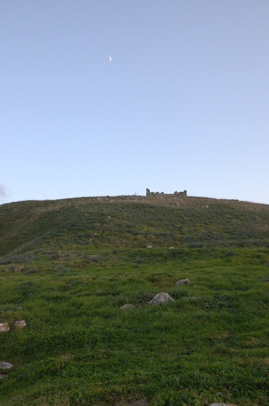 Thubursicum Numidarum, Temple on the hill (with moon)
