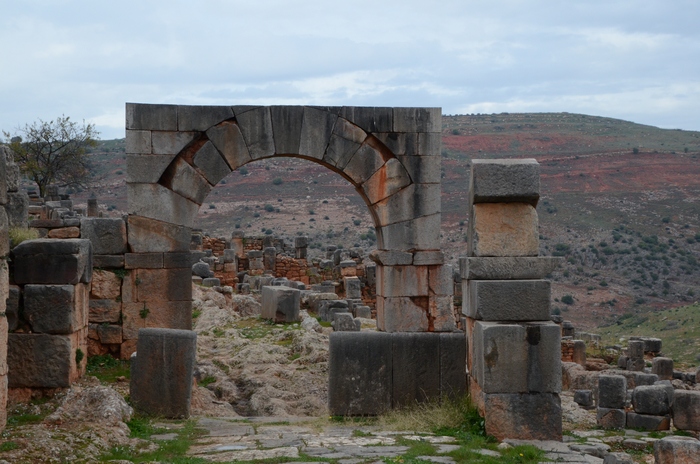 Tiddis, Forum, Arch
