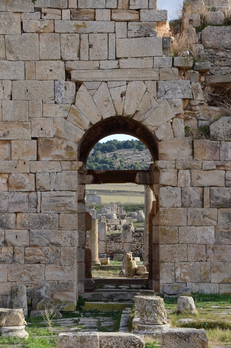 Madauros, Odeon, Gate