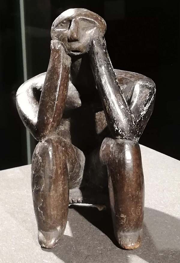 Cernavodă, Figurine of a sitting man