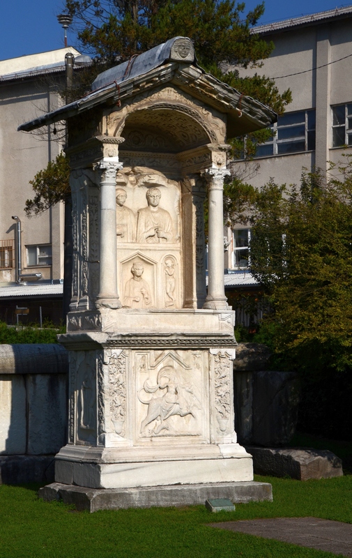 Šempeter, Mausoleum of Ennius (2)