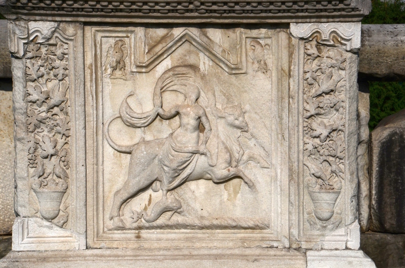 Šempeter, Mausoleum of Ennius, Relief of Europa