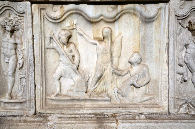 Šempeter, Mausoleum of the Spectatii, Mythological scene (1)