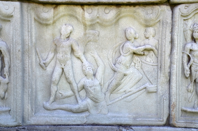 Šempeter, Mausoleum of the Spectatii, Mythological scene (2)