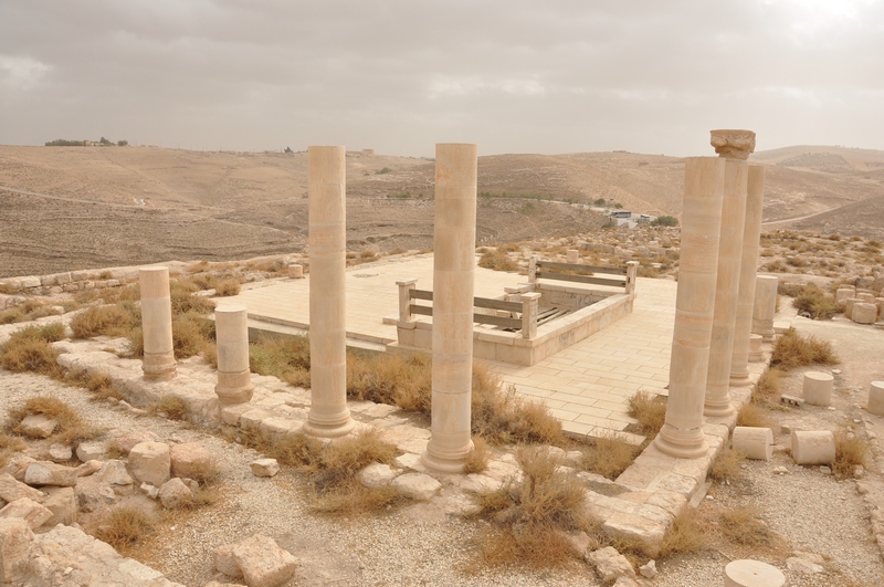 Machaerus, Palace, Courtyard