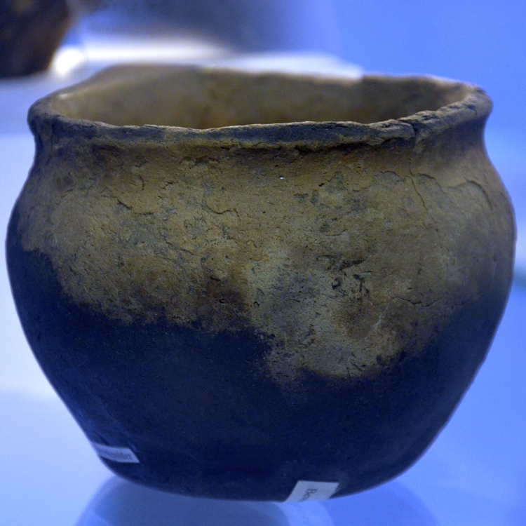 Velsen, Frisian pottery (2)